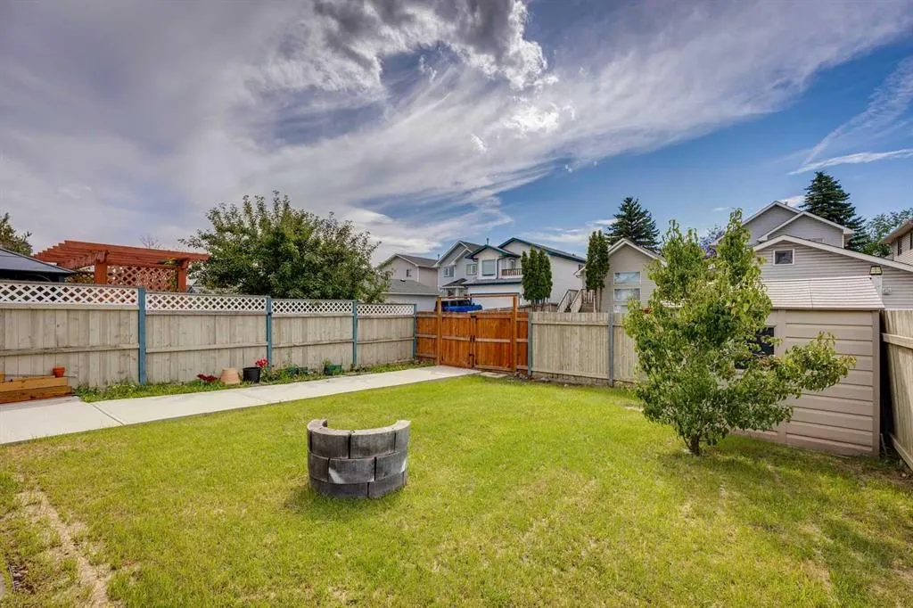47 Erin Grove SE