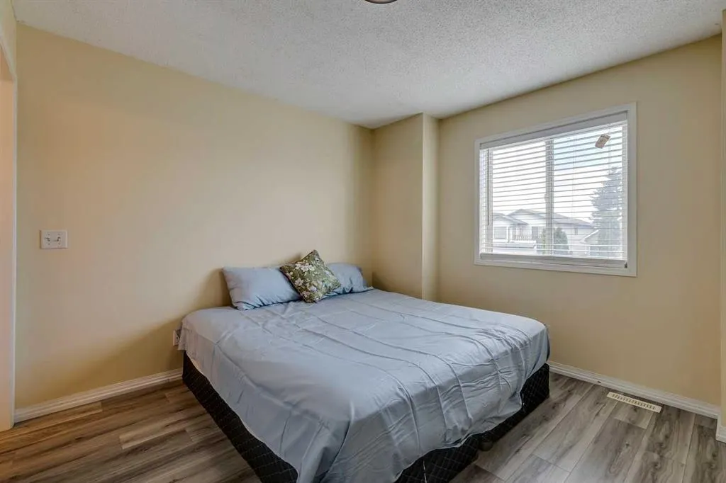 47 Erin Grove SE