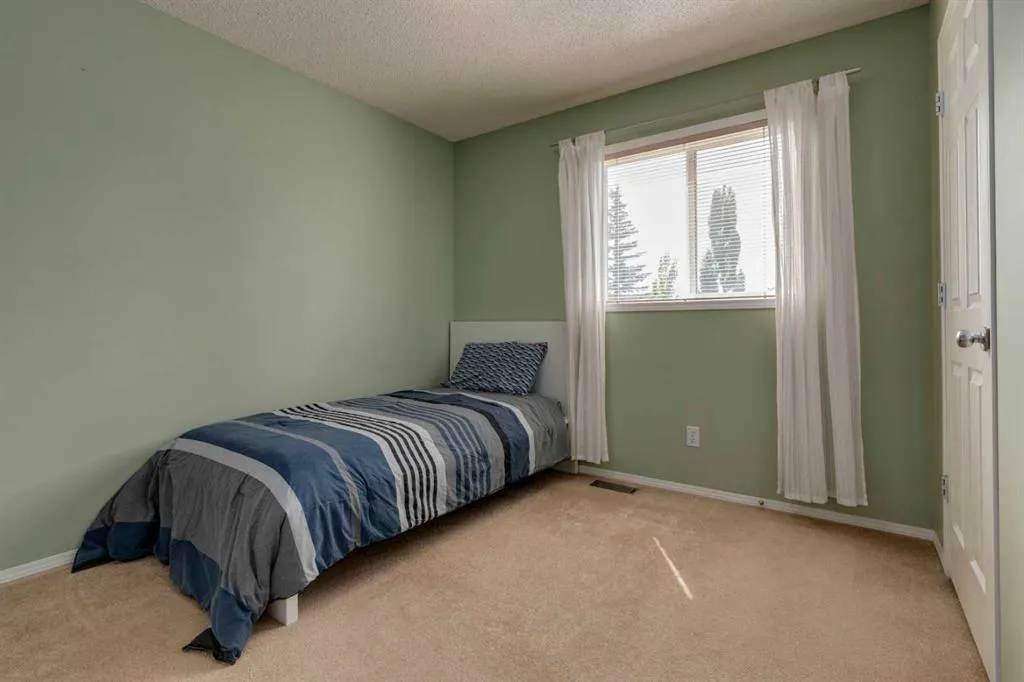 78 Cranfield Crescent SE