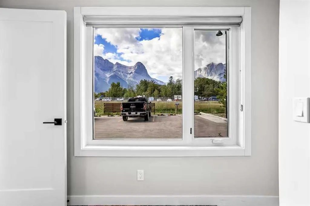 1106 Bow Valley Trail, #113