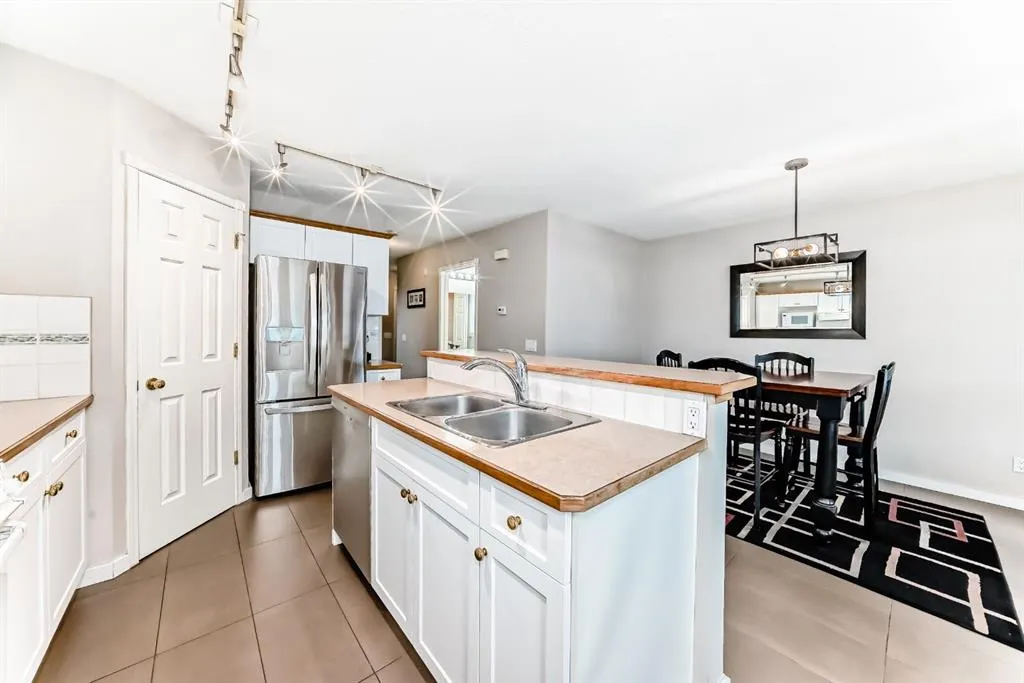 9747 Harvest Hills Link NE