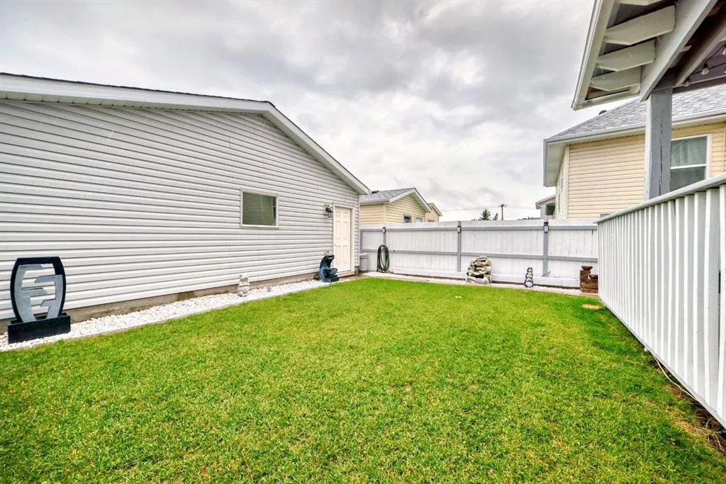 9747 Harvest Hills Link NE