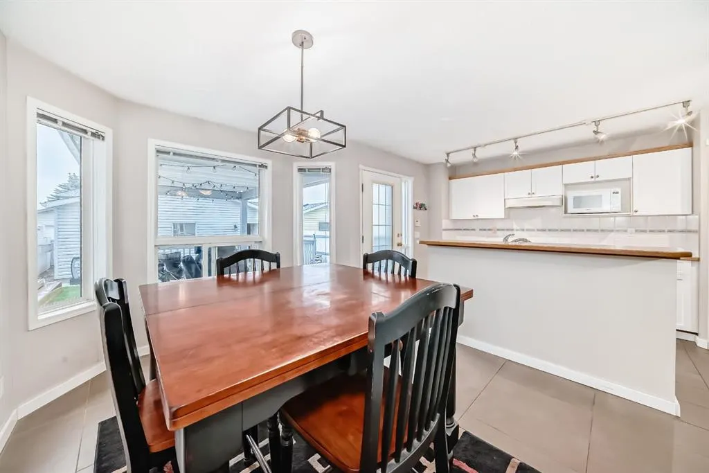 9747 Harvest Hills Link NE