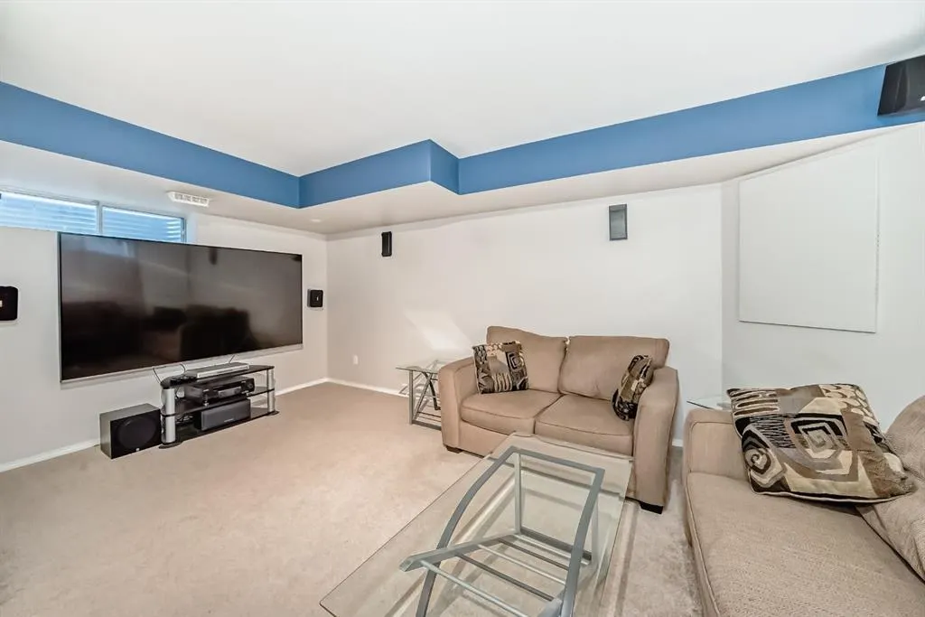 9747 Harvest Hills Link NE