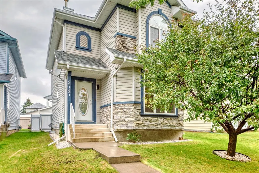 9747 Harvest Hills Link NE
