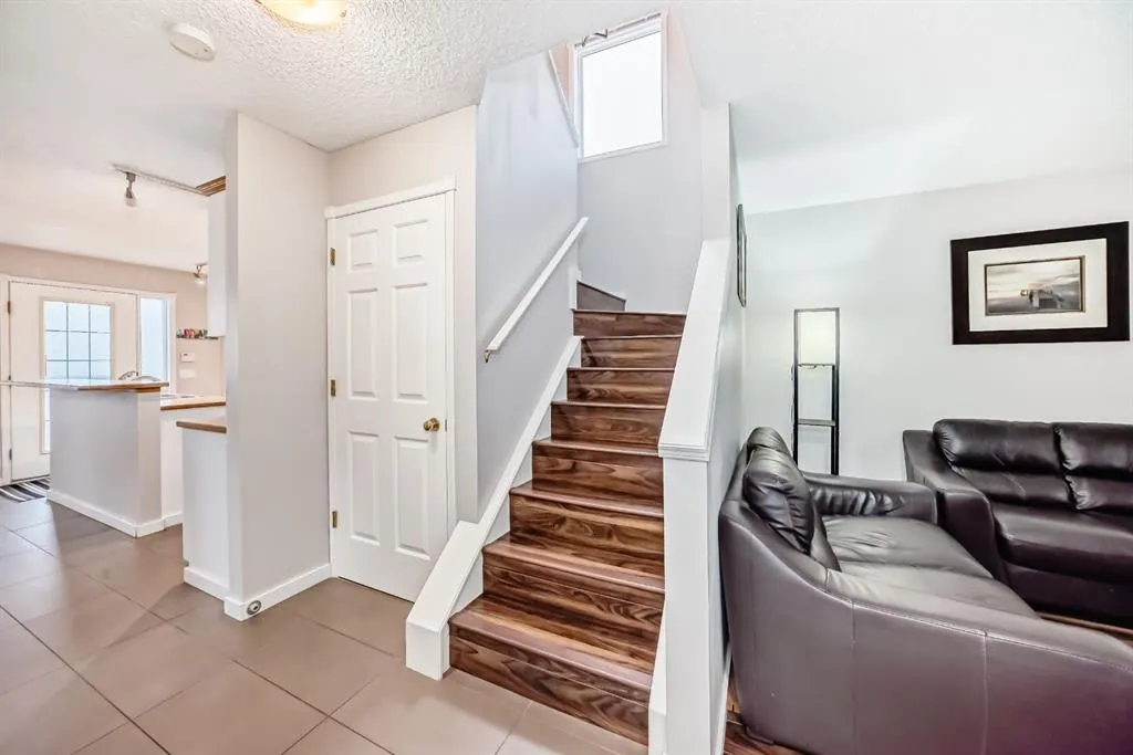 9747 Harvest Hills Link NE