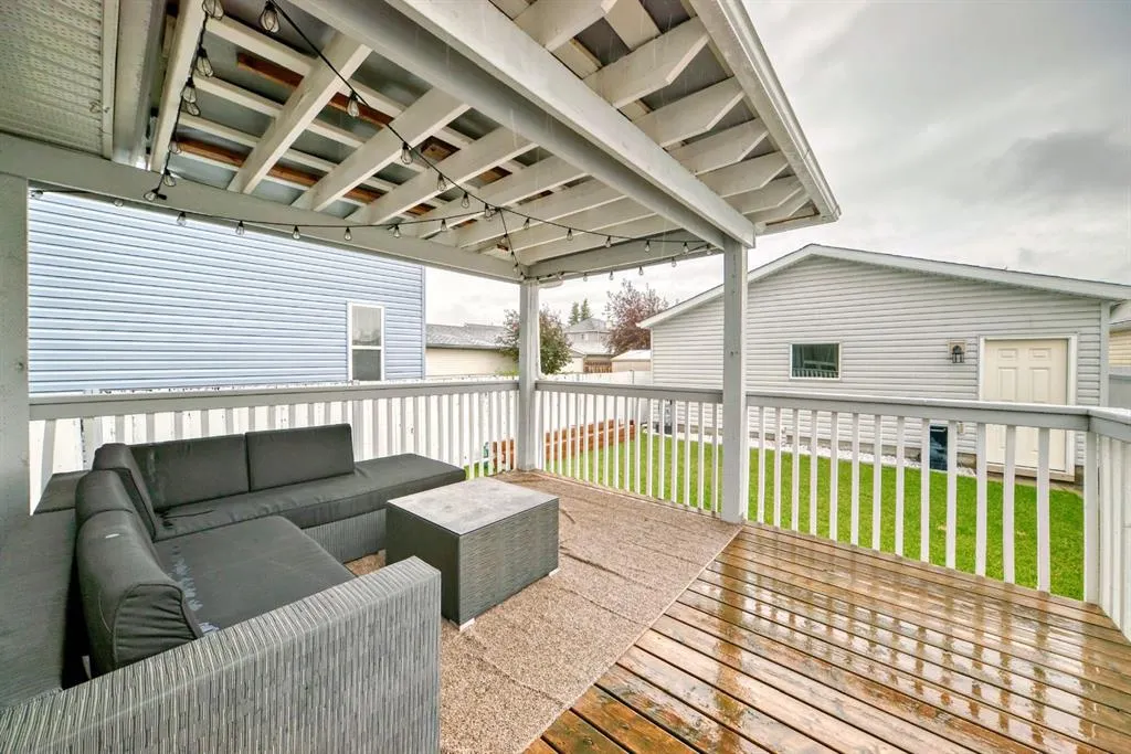 9747 Harvest Hills Link NE