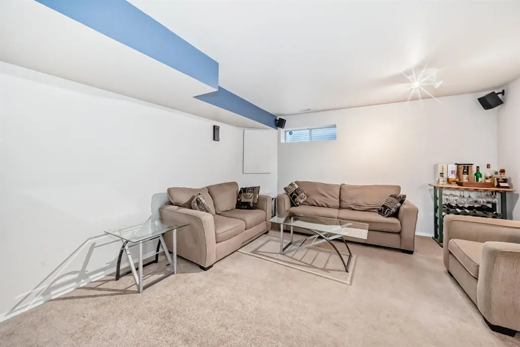 9747 Harvest Hills Link NE