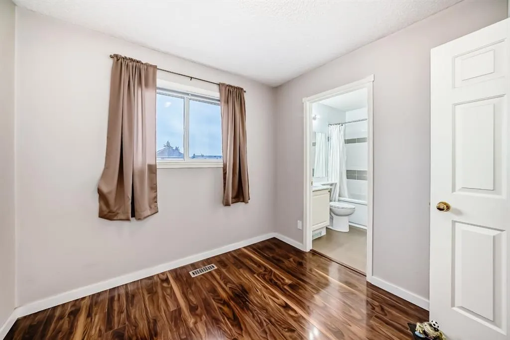 9747 Harvest Hills Link NE