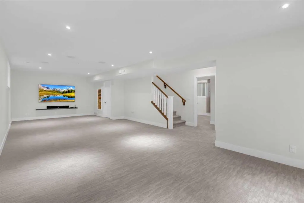 60 Thompson Crescent
