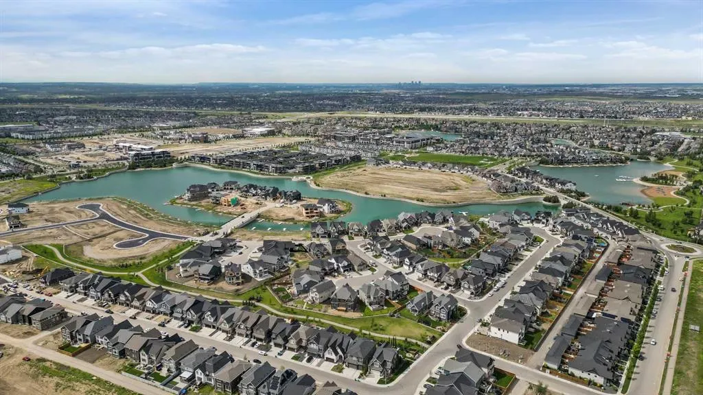 244 Marina Grove SE
