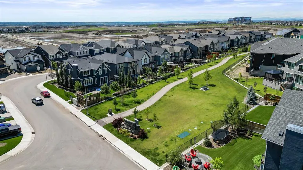 244 Marina Grove SE