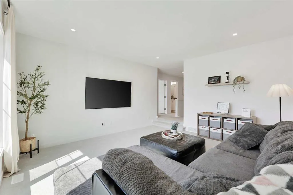244 Marina Grove SE