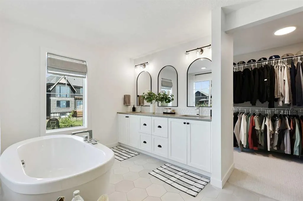 244 Marina Grove SE