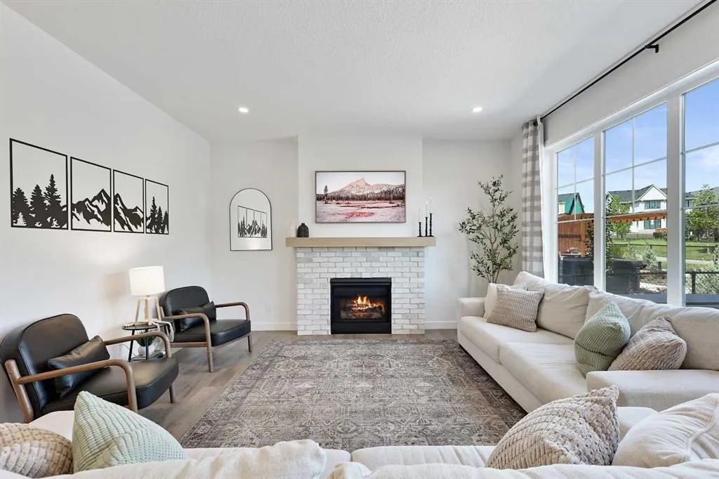 244 Marina Grove SE