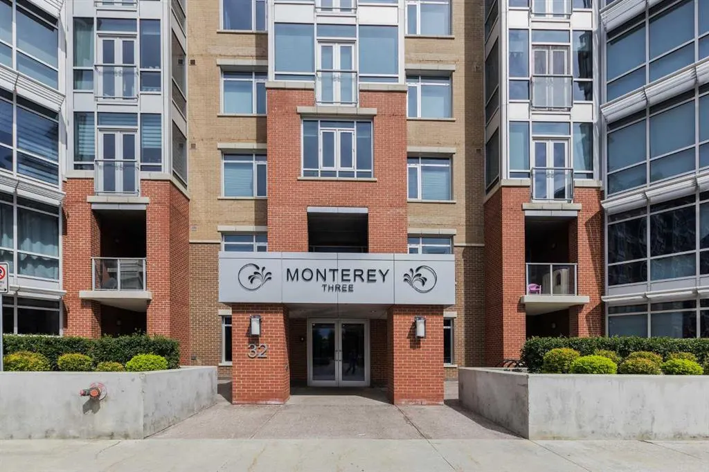 32 Varsity Estates Circle NW, #109