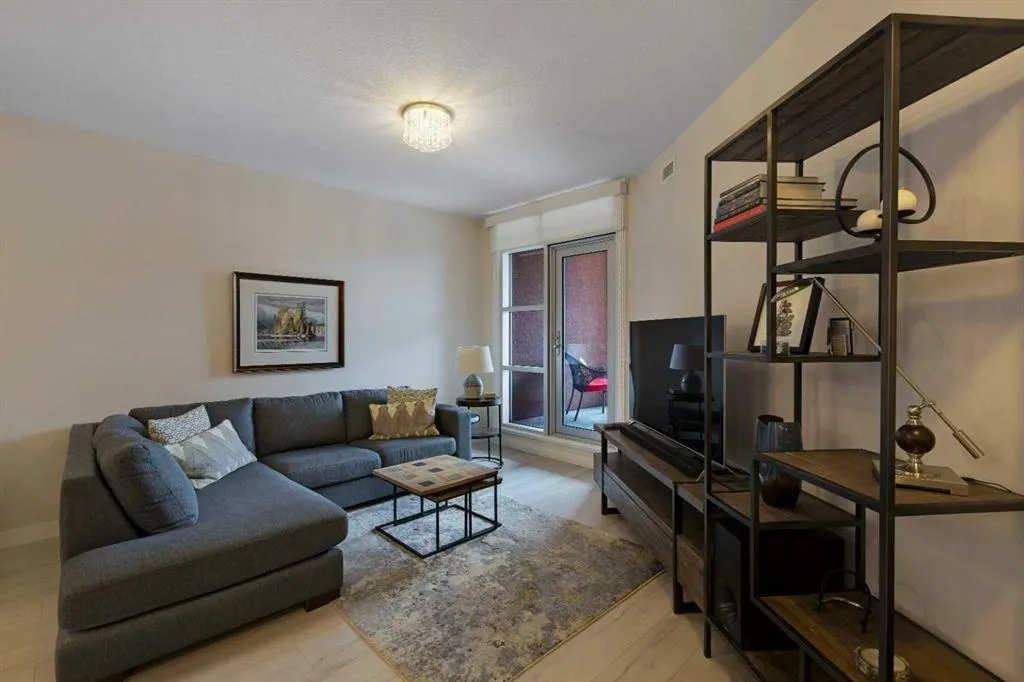 32 Varsity Estates Circle NW, #109