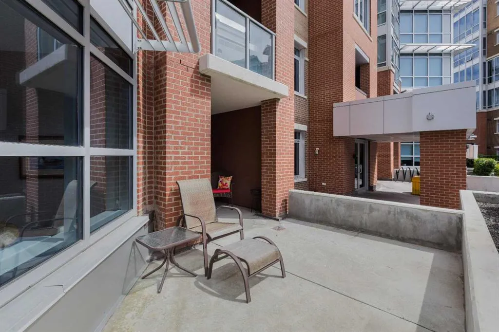 32 Varsity Estates Circle NW, #109