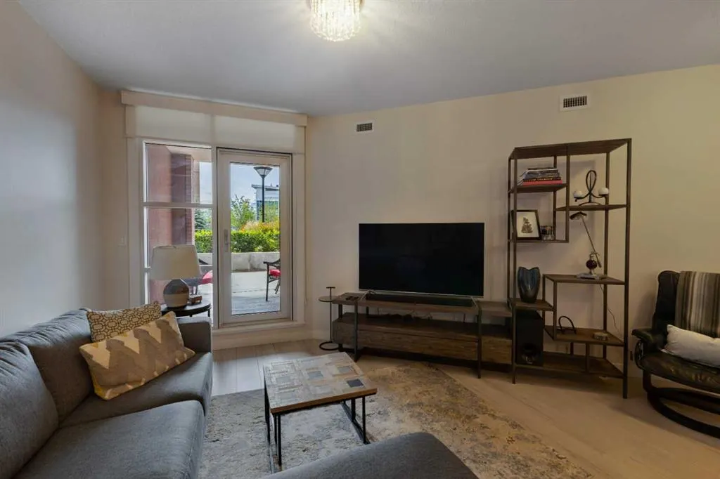 32 Varsity Estates Circle NW, #109