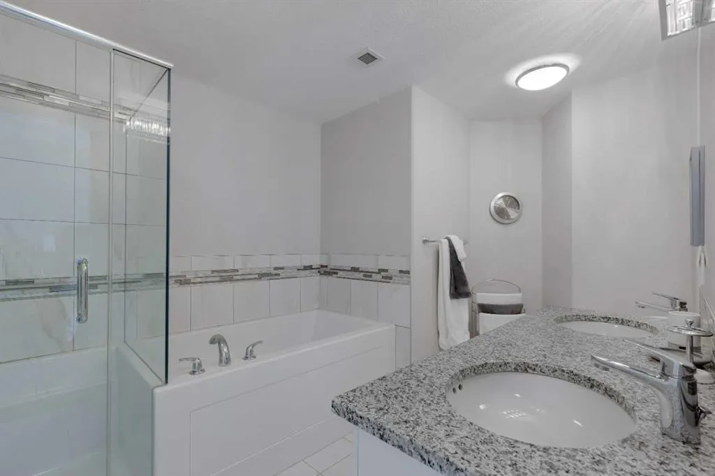 32 Varsity Estates Circle NW, #109