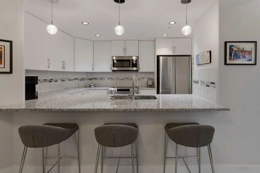 32 Varsity Estates Circle NW, #109