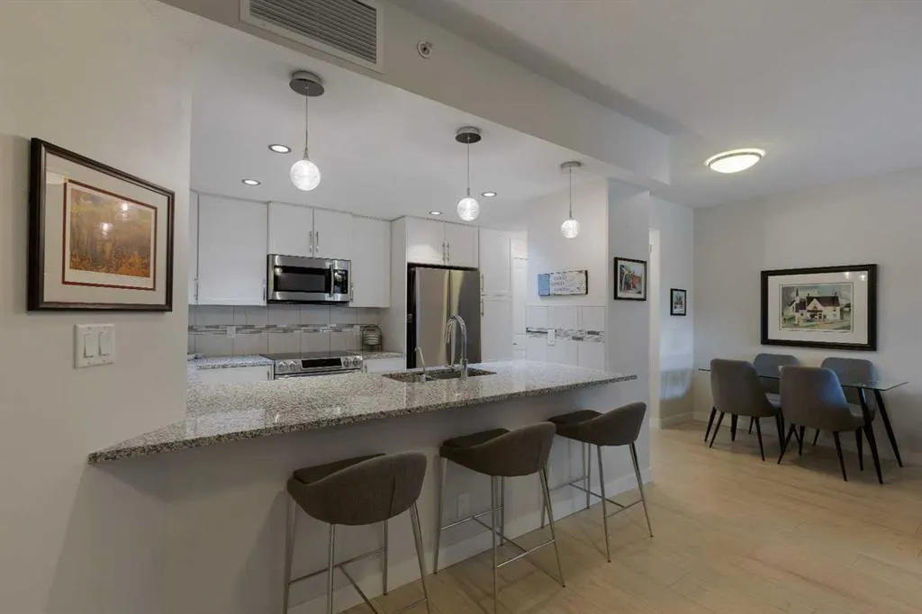 32 Varsity Estates Circle NW, #109