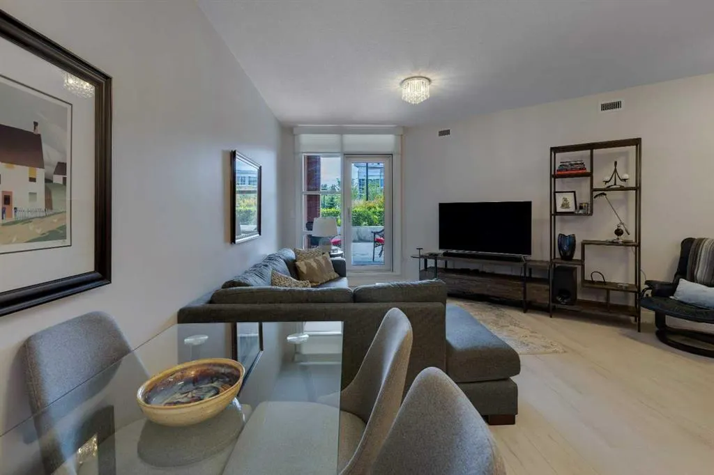 32 Varsity Estates Circle NW, #109