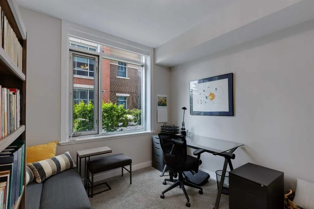 32 Varsity Estates Circle NW, #109