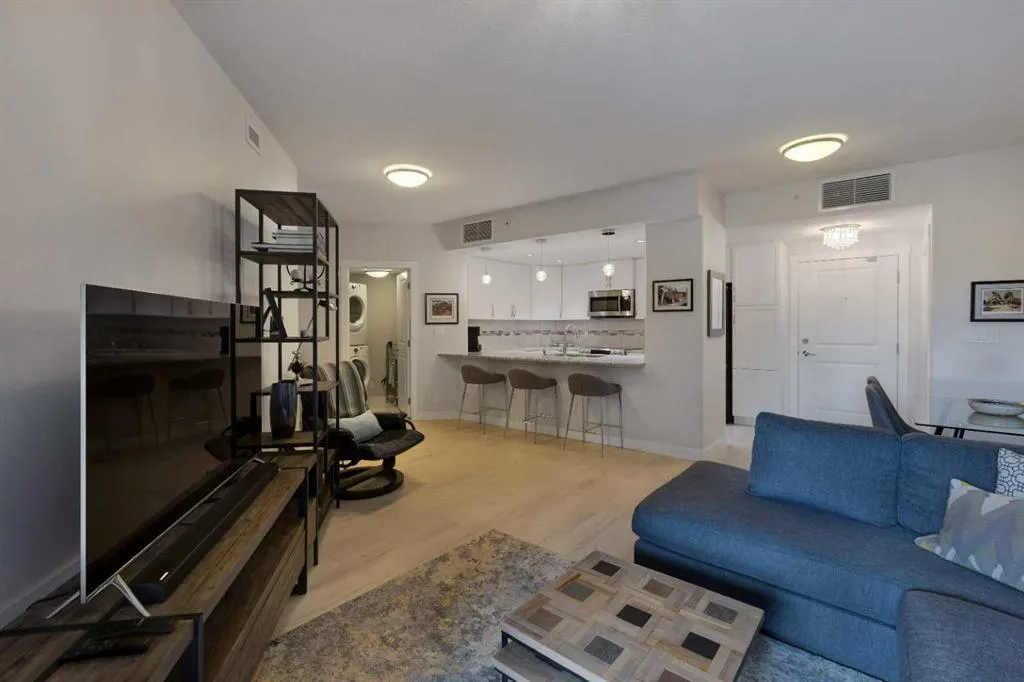 32 Varsity Estates Circle NW, #109