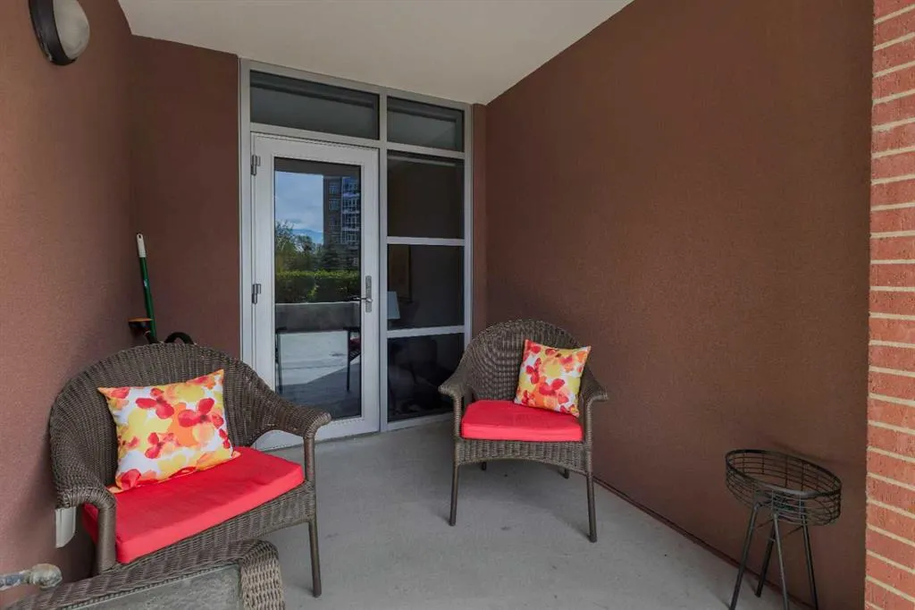 32 Varsity Estates Circle NW, #109