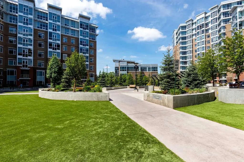 32 Varsity Estates Circle NW, #109