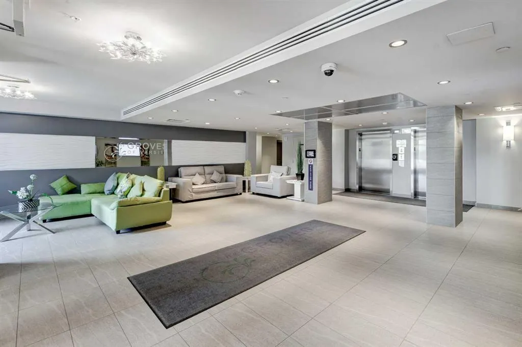 32 Varsity Estates Circle NW, #109