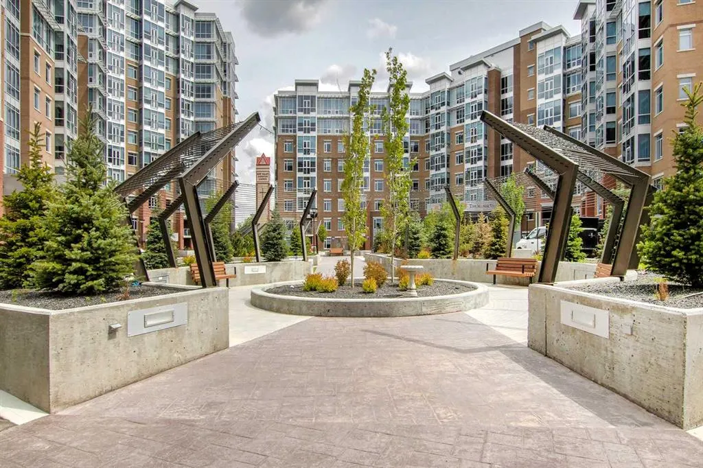 32 Varsity Estates Circle NW, #109