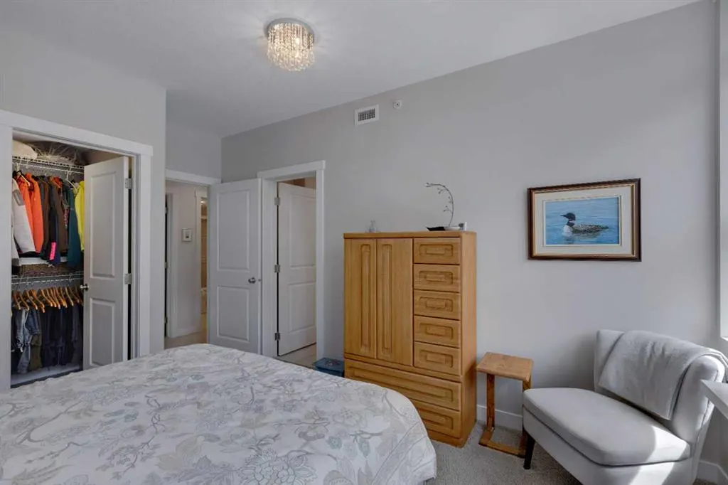 32 Varsity Estates Circle NW, #109