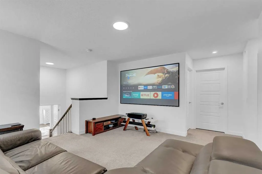 264 Lucas Way NW