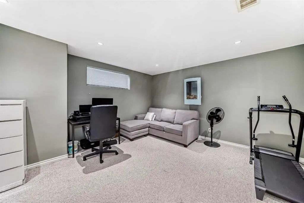 100 Coopers Common SW, #116