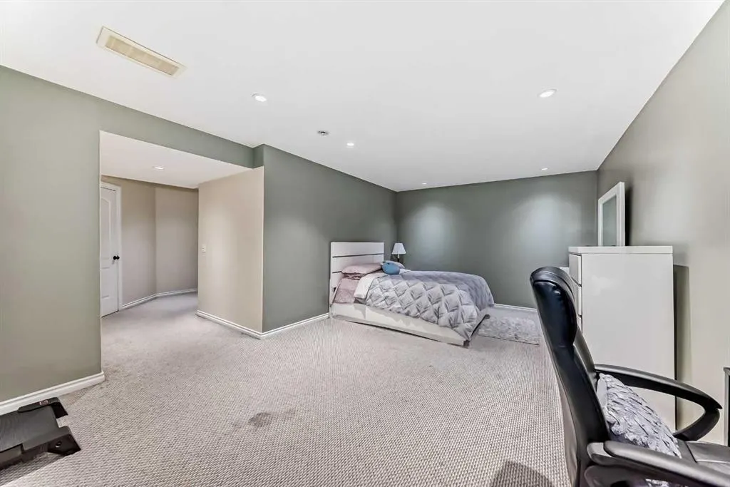 100 Coopers Common SW, #116