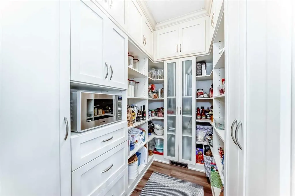 263 Coopers Hill SW