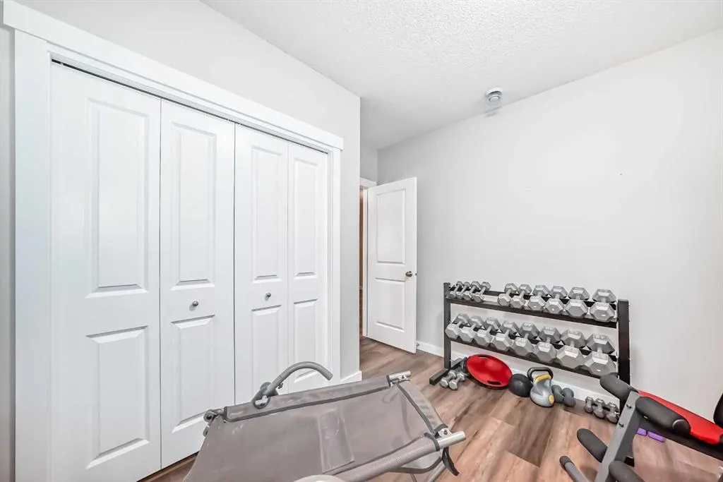 263 Coopers Hill SW
