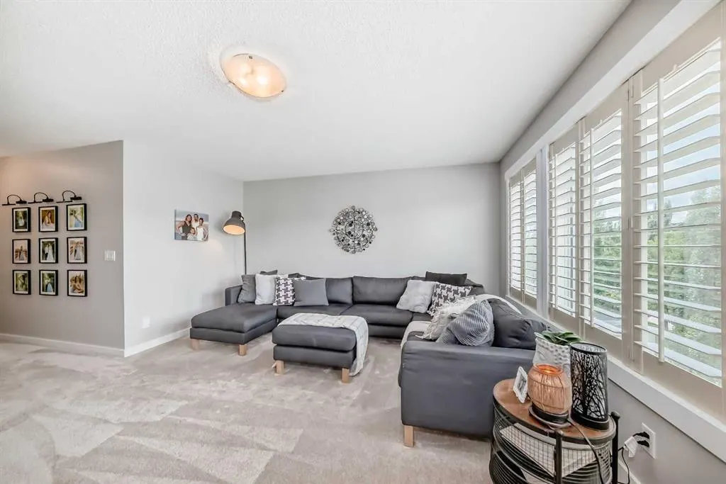 263 Coopers Hill SW