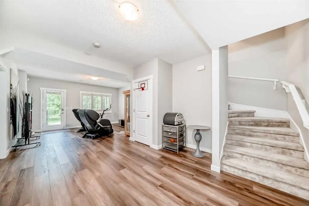 263 Coopers Hill SW
