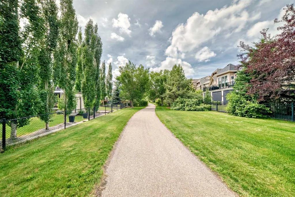 263 Coopers Hill SW