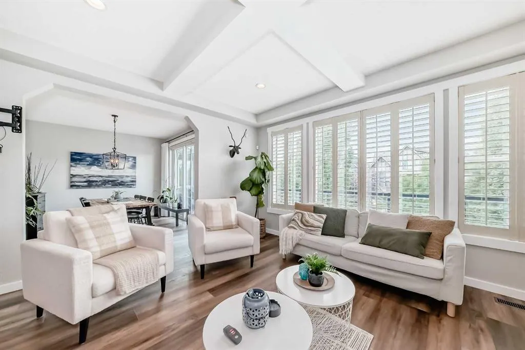 263 Coopers Hill SW