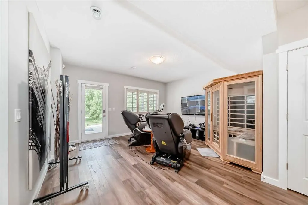 263 Coopers Hill SW