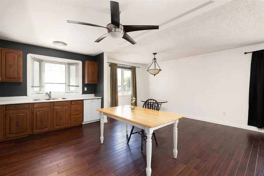 128 Ermine Crescent