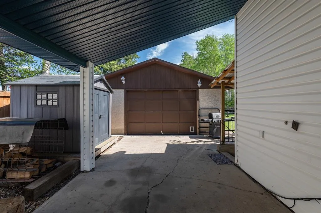 128 Ermine Crescent