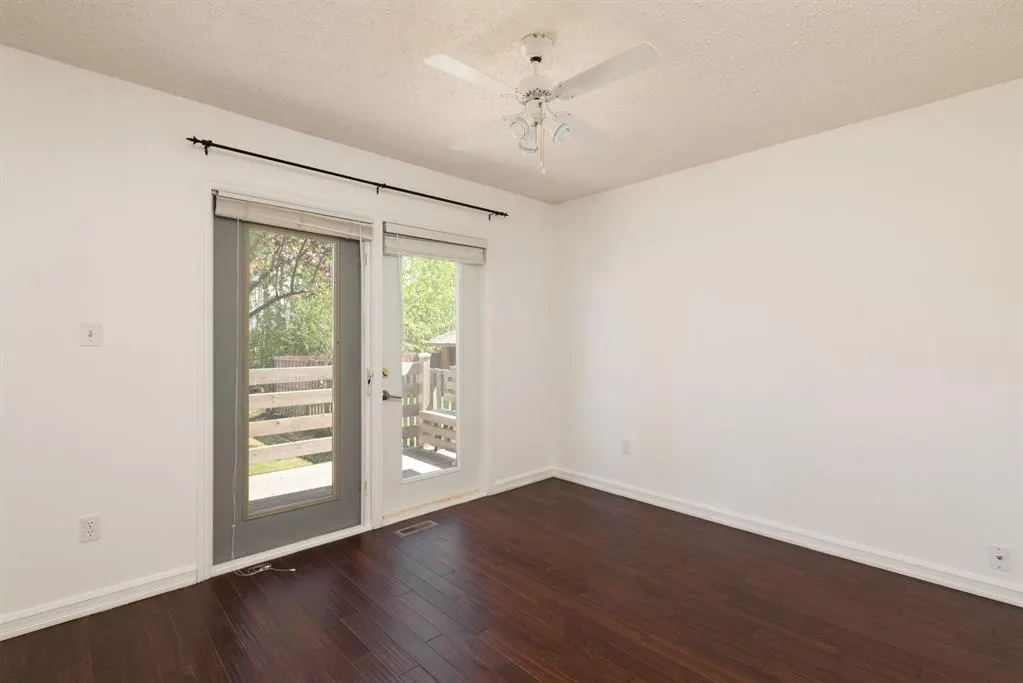 128 Ermine Crescent