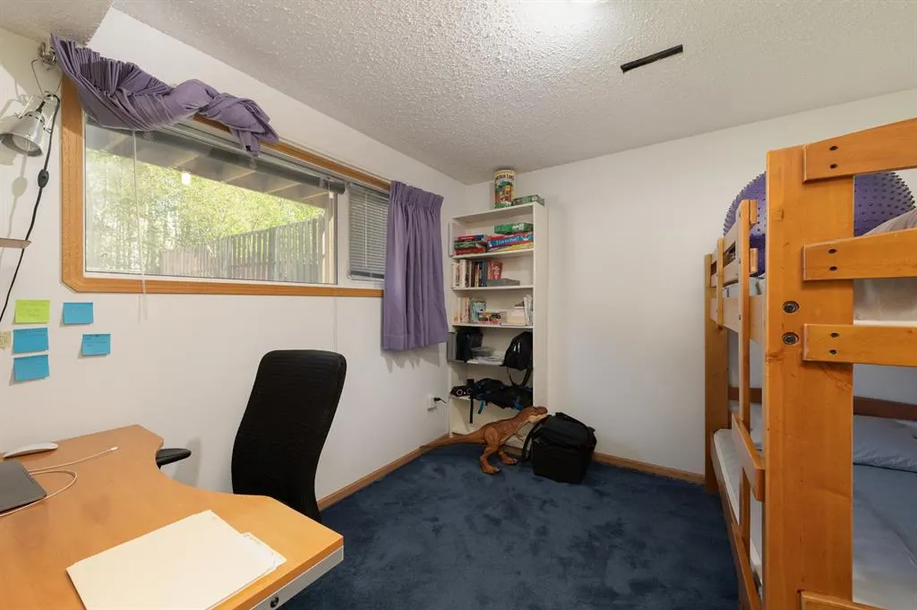 128 Ermine Crescent