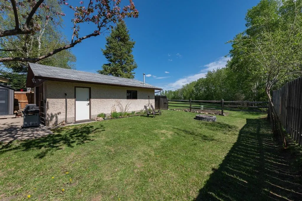 128 Ermine Crescent
