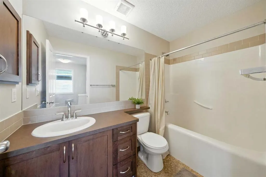 420 Cranberry Circle SE